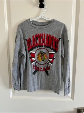 NHL Chicago Blackhawks Gray Long-Sleeve Hoodie Tee with Red Graphic